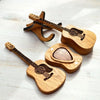 HarmonyPicks™ Set - Speel met finesse: ambachtelijk gemaakte houten plectrums en elegante doosstandaard