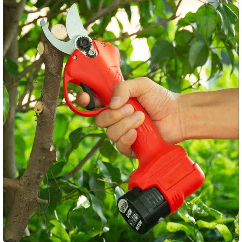 PowerTrim™ Pruning Shears - Effortless precision: 16.8V brushless electric cutting