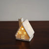 Holiday Glow™ Keramisch Lamp Ornament - Gouden rand, uitgeholde kerst- en winterdecoratie